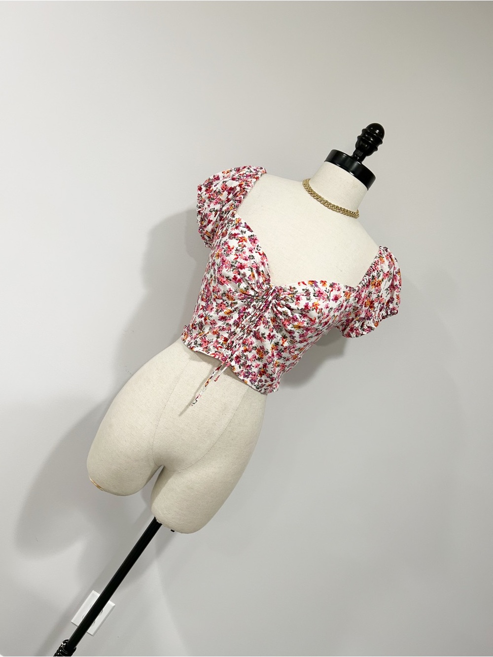 Aeropostale Pink Floral Sweetheart Ruched Crop Top